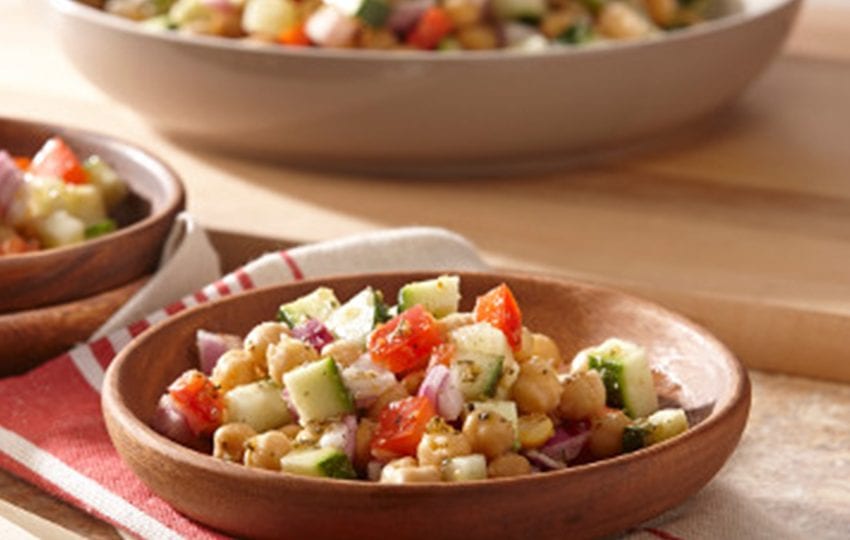 https://foodie.sysco.com/wp-content/uploads/2019/08/garlic_and_herb_chickpea_salad850x850-850x540.jpg