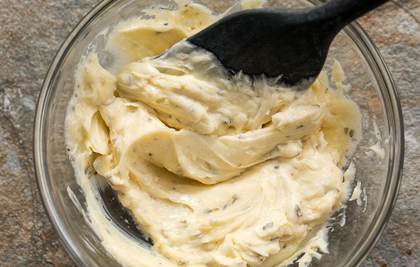 https://foodie.sysco.com/wp-content/uploads/2019/08/garlic_and_herb_compound_butter850x850-850x540.jpg