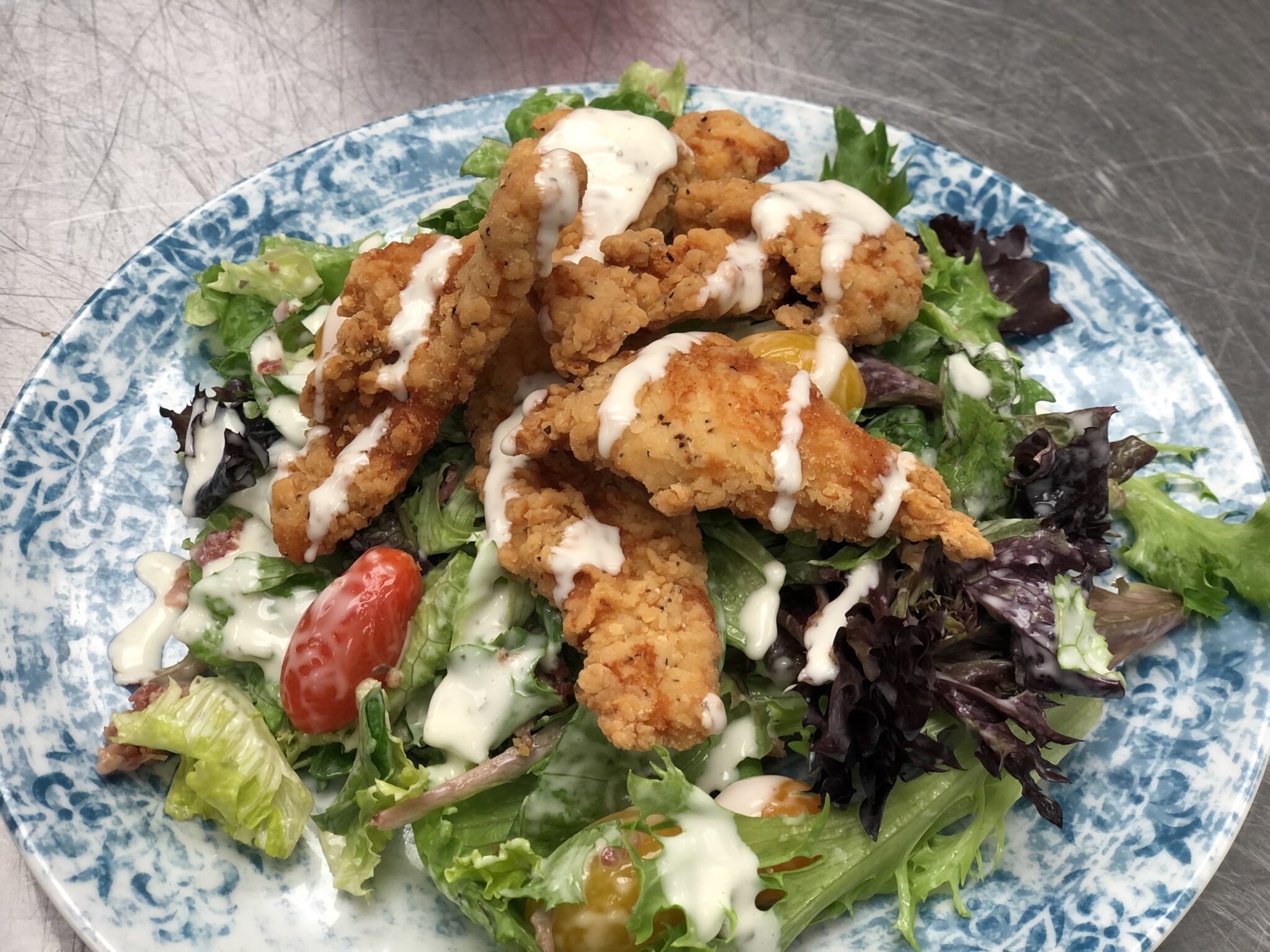 Crispy Chicken BLT Salad | Sysco Foodie